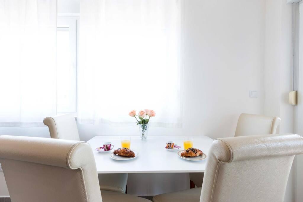 Cozy Apartment With Private Parking Medulin Bagian luar foto